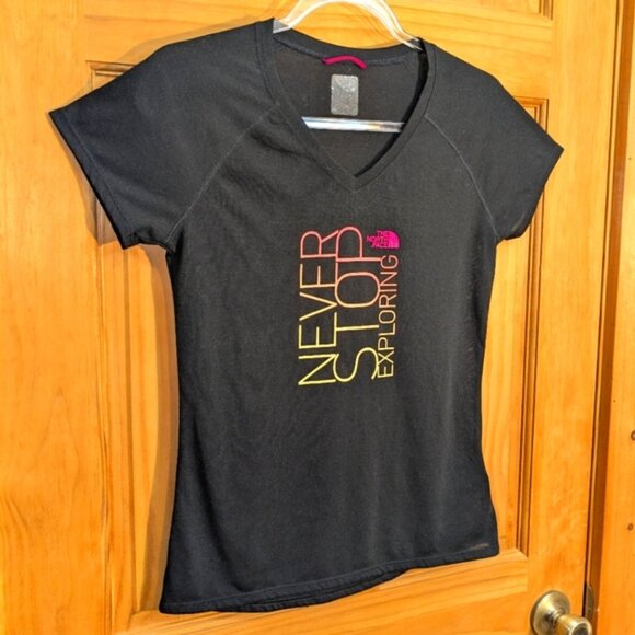 The North Face Women's V-Neck T-Shirt SM Never Stop Exploring VaporWick Hiking - Picture 6 of 10